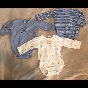 Lot of long sleeved onesies